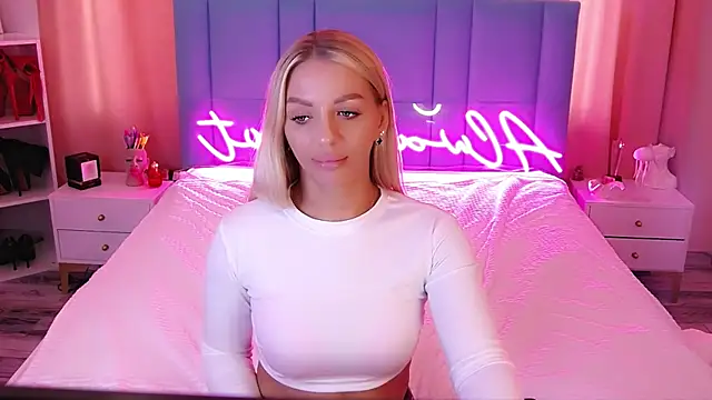 AllwaysHotJ online show from 8, 1, 2025