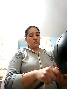 Snapshot of Gatubela212 chatting on 3, 10, 2025 Gatubela212 online show from 3, 10, 2025