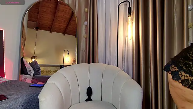 Madissononee online show from 19, 7, 2026