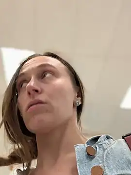 lunagirl13 online show from 12, 4, 2026