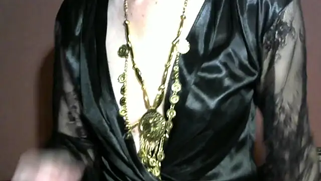 PrettyAndWild online show from 5, 10, 2025