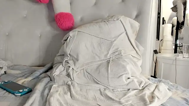 Burlesque XlX online show from 12, 9, 2025