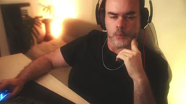 Snapshot of Sanders_White chatting on 4, 3, 2025 Sanders White online show from 4, 3, 2025