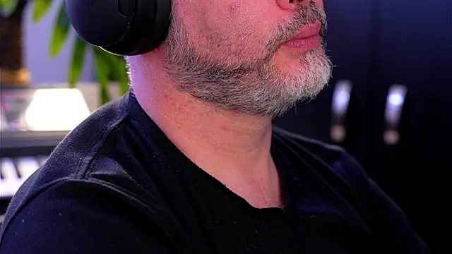 Snapshot of Sanders_White chatting on 26, 9, 2025 Sanders White online show from 26, 9, 2025