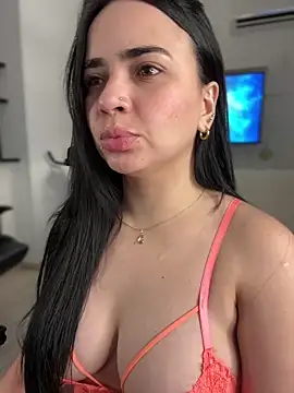 Snapshot of GeorginaJones chatting on 7, 3, 2025 GeorginaJones online show from 7, 3, 2025