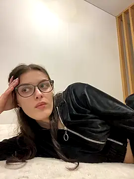 little belucci online show from 12, 11, 2025