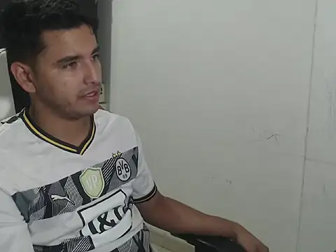 Snapshot of kylian_07 chatting on 2, 12, 2025 kylian 07 online show from 2, 12, 2025