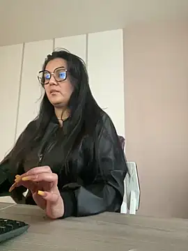 Snapshot of SWEETLILY18 chatting on 26, 12, 2024 SWEETLILY18 online show from 26, 12, 2024