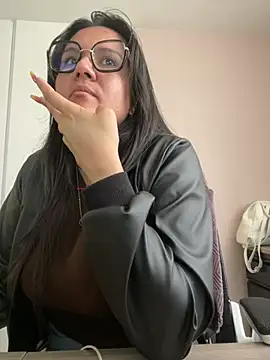 Snapshot of SWEETLILY18 chatting on 26, 12, 2024 SWEETLILY18 online show from 26, 12, 2024