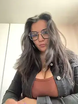 Snapshot of SWEETLILY18 chatting on 25, 1, 2025 SWEETLILY18 online show from 25, 1, 2025