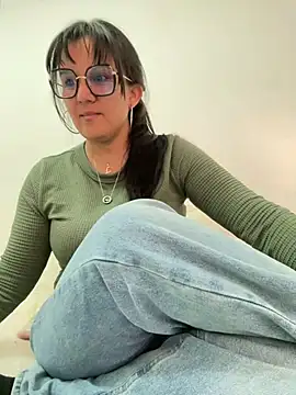 Snapshot of SWEETLILY18 chatting on 27, 1, 2025 SWEETLILY18 online show from 27, 1, 2025