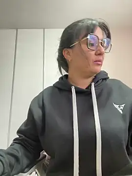 Snapshot of SWEETLILY18 chatting on 31, 1, 2025 SWEETLILY18 online show from 31, 1, 2025