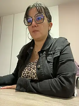 Snapshot of SWEETLILY18 chatting on 20, 2, 2025 SWEETLILY18 online show from 20, 2, 2025