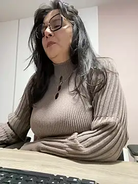 Snapshot of SWEETLILY18 chatting on 21, 2, 2025 SWEETLILY18 online show from 21, 2, 2025