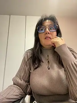 Snapshot of SWEETLILY18 chatting on 21, 2, 2025 SWEETLILY18 online show from 21, 2, 2025