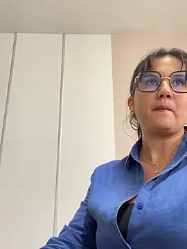 Snapshot of SWEETLILY18 chatting on 24, 2, 2025 SWEETLILY18 online show from 24, 2, 2025