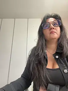 Snapshot of SWEETLILY18 chatting on 12, 3, 2025 SWEETLILY18 online show from 12, 3, 2025