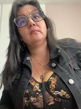 Snapshot of SWEETLILY18 chatting on 15, 3, 2025 SWEETLILY18 online show from 15, 3, 2025