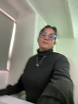 Snapshot of SWEETLILY18 chatting on 20, 3, 2025 SWEETLILY18 online show from 20, 3, 2025