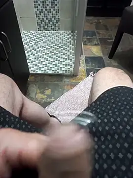 Snapshot of anellov chatting on 8, 11, 2025 anellov online show from 8, 11, 2025