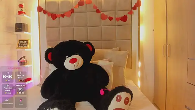 Victoria adaams online show from 18, 2, 2026