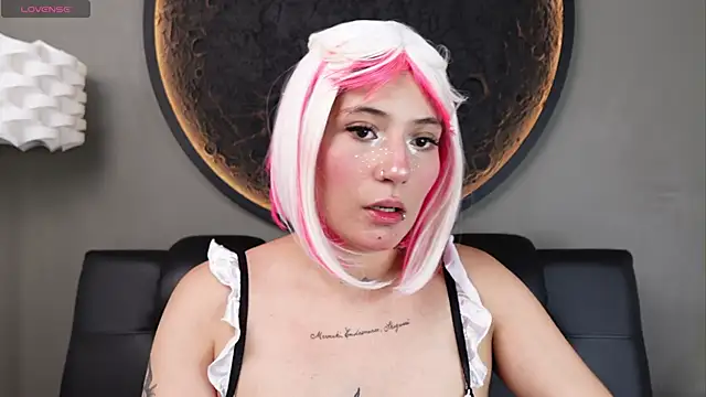 miss sharlotte18 online show from 27, 5, 2026