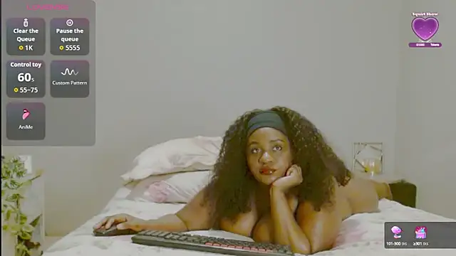 Snapshot of Darkvelvet01 chatting on 14, 10, 2025 Darkvelvet01 online show from 14, 10, 2025