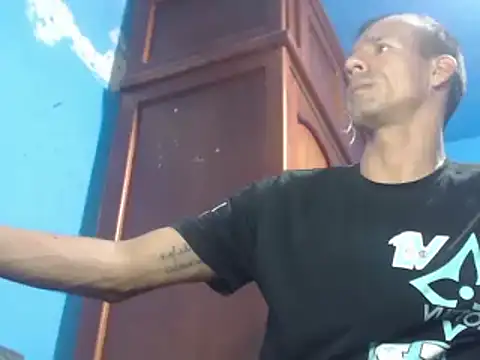 Snapshot of couplepregnantdick20 chatting on 5, 3, 2025 couplepregnantdick20 online show from 5, 3, 2025