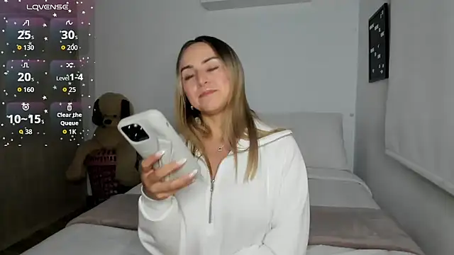 sophi mooreno online show from 15, 9, 2025