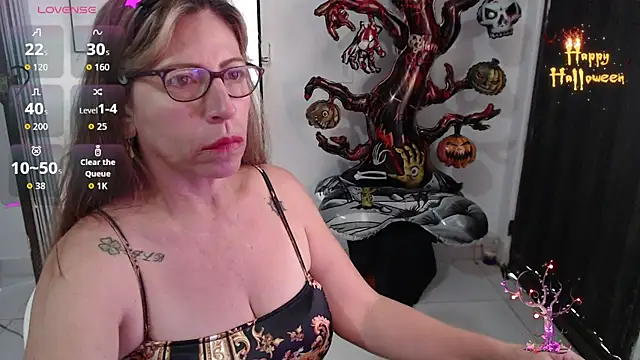 Snapshot of Chayla_Ruiz chatting on 29, 10, 2025 Chayla Ruiz online show from 29, 10, 2025