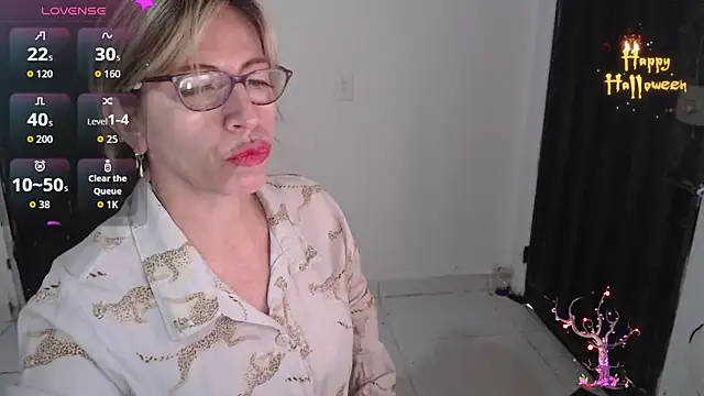 Snapshot of Chayla_Ruiz chatting on 7, 11, 2025 Chayla Ruiz online show from 7, 11, 2025