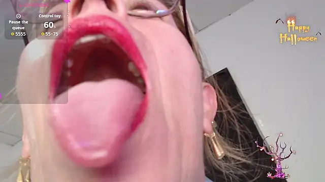 Snapshot of Chayla_Ruiz chatting on 8, 11, 2025 Chayla Ruiz online show from 8, 11, 2025