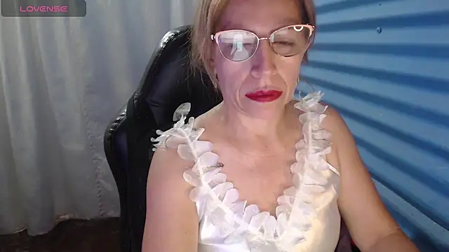 Snapshot of Chayla_Ruiz chatting on 7, 4, 2026 Chayla Ruiz online show from 7, 4, 2026