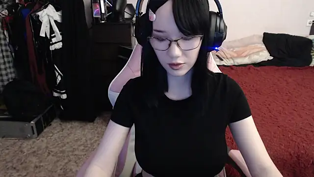 Snapshot of Maya_Viola chatting on 3, 3, 2025 Maya Viola online show from 3, 3, 2025