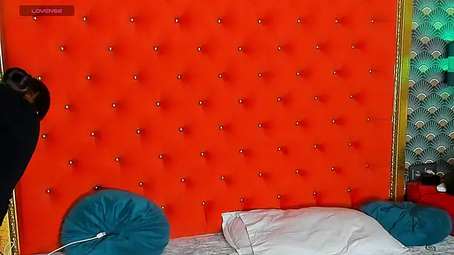 VallerieJones online show from 4, 4, 2026