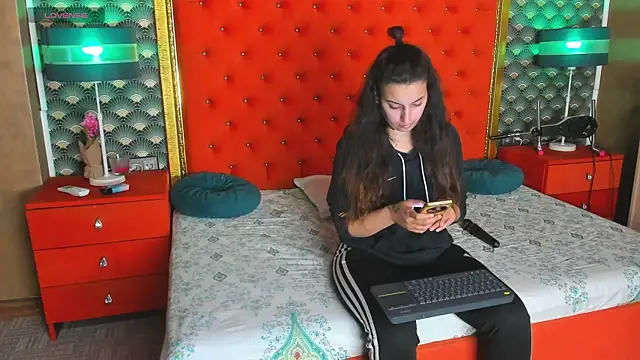 VallerieJones online show from 19, 5, 2026