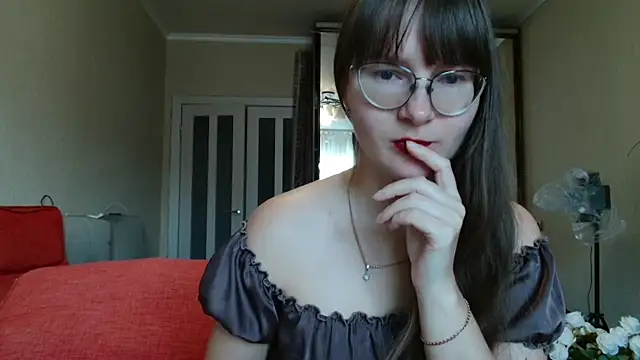 KiraGoldens online show from 12, 10, 2025