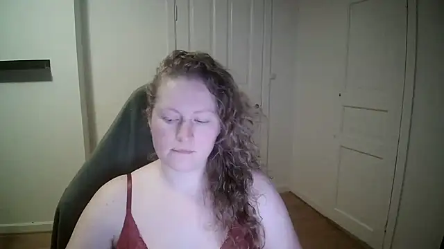 Girlnina-1995 online show from 13, 1, 2025