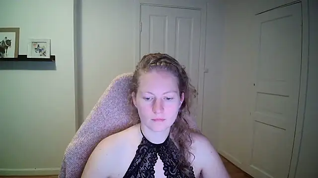 Girlnina-1995 online show from 9, 10, 2025