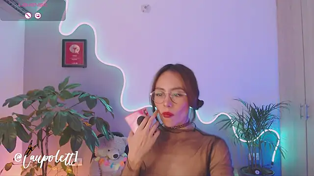 Snapshot of LauPolett chatting on 6, 2, 2025 LauPolett online show from 6, 2, 2025