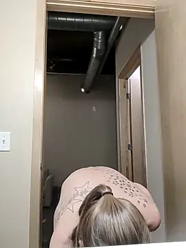 eatmeplease44 online show from 5, 3, 2025