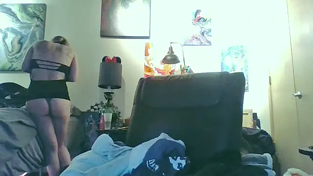 eatmeplease44 online show from 8, 11, 2025