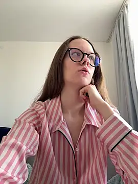 Snapshot of DivineBite chatting on 1, 4, 2026 DivineBite online show from 1, 4, 2026