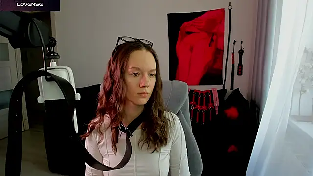 Snapshot of DivineBite chatting on 9, 5, 2026 DivineBite online show from 9, 5, 2026