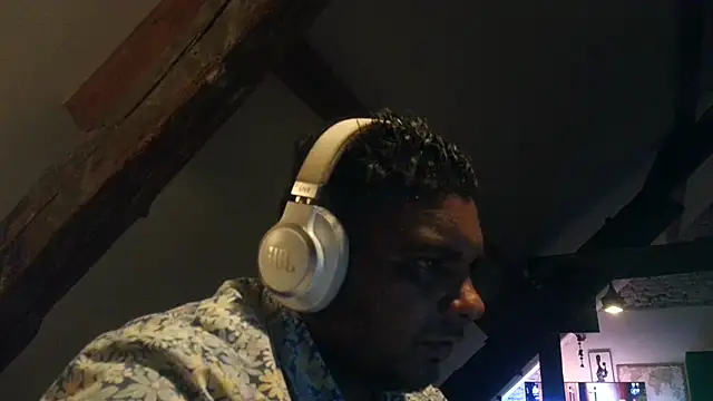 Snapshot of Bandusrilankasexymen chatting on 6, 3, 2025 Bandusrilankasexymen online show from 6, 3, 2025