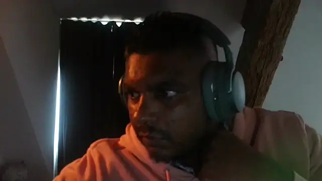 Snapshot of Bandusrilankasexymen chatting on 19, 10, 2025 Bandusrilankasexymen online show from 19, 10, 2025