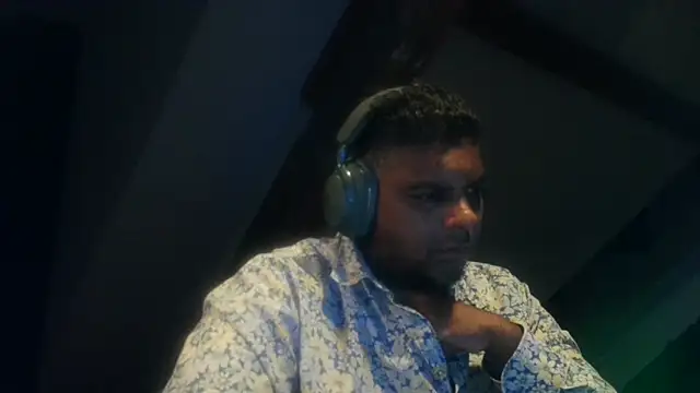 Snapshot of Bandusrilankasexymen chatting on 31, 10, 2025 Bandusrilankasexymen online show from 31, 10, 2025