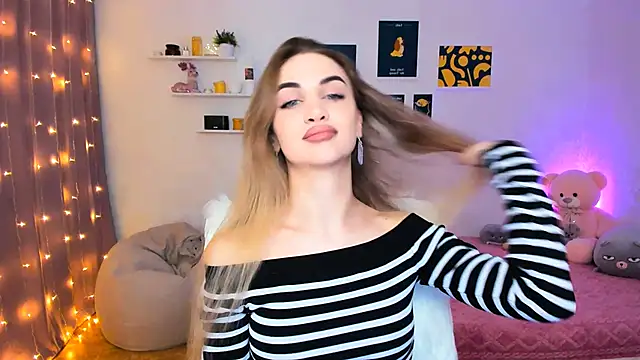 Snapshot of aPieceOfJoy chatting on 16, 12, 2024 aPieceOfJoy online show from 16, 12, 2024