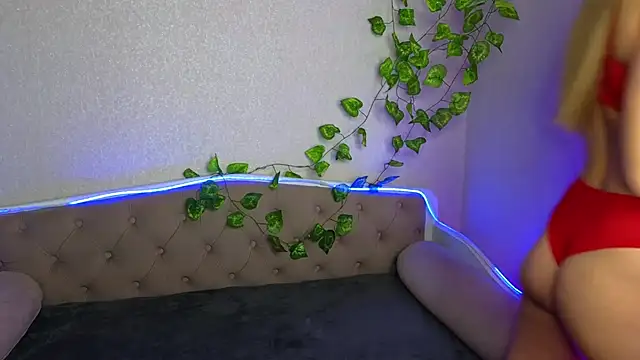 Snapshot of ParadisePleasure_ chatting on 20, 12, 2024 ParadisePleasure  online show from 20, 12, 2024