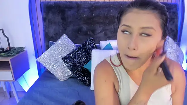 Karlagonzales  online show from 15, 4, 2026